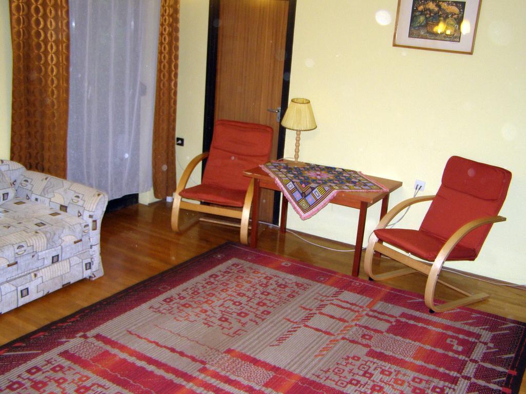 Nadas Apartmanhaz Hotel Keszthely Room photo